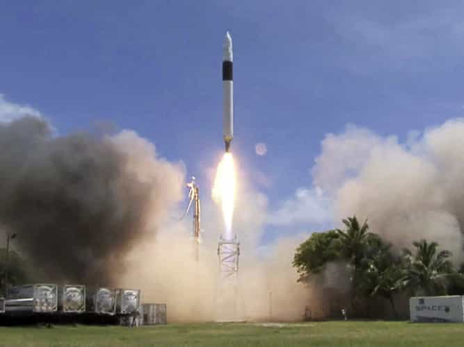 Falcon1 Reaches orbit