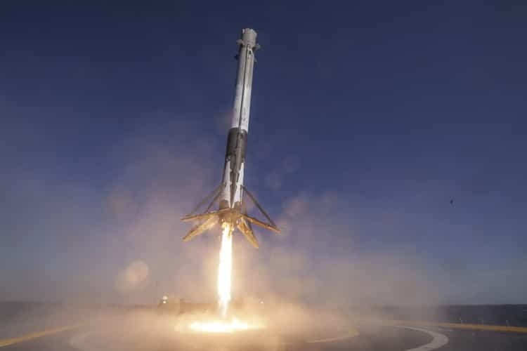 Falcon9 lands back on earth